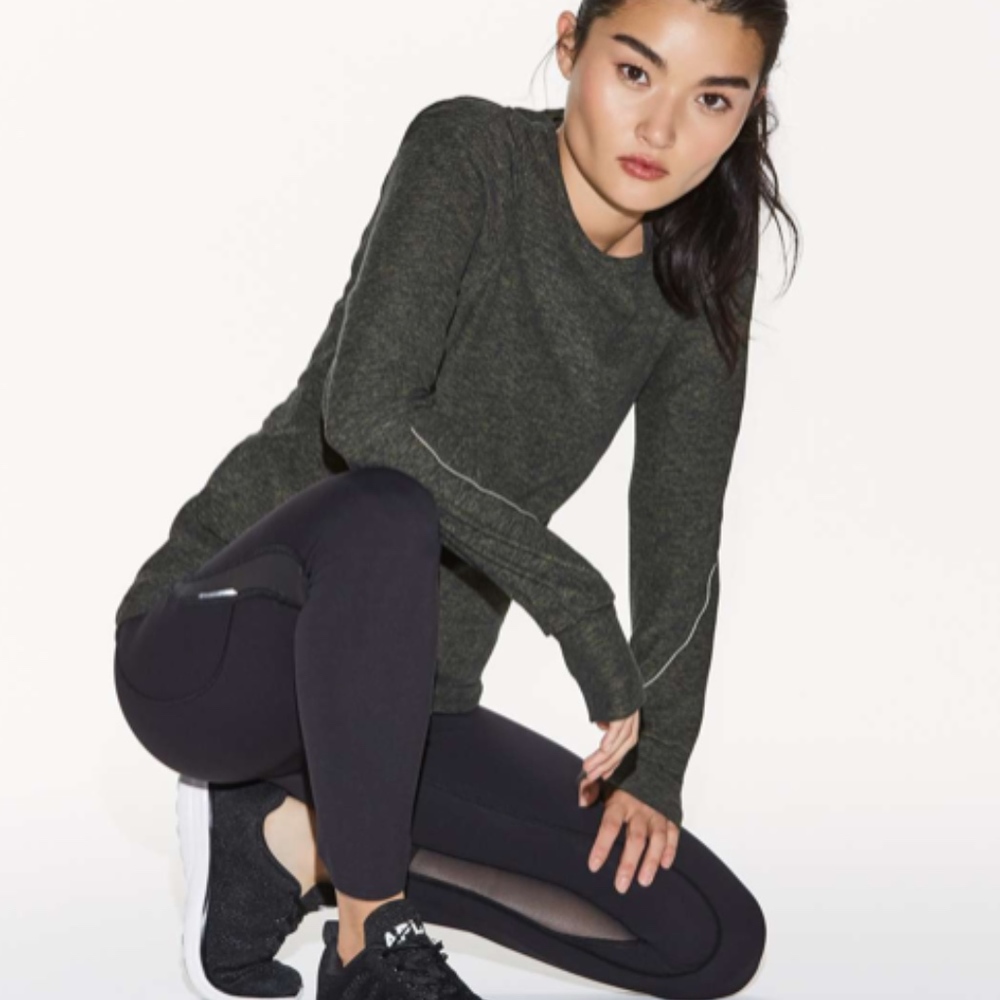 Lululemon Extra Mile Long Sleeve EUC